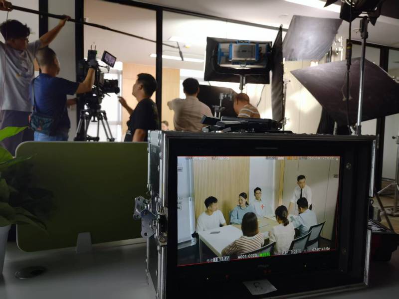 冷水滩区TVC拍摄公司：科技产品视觉化大师，诠释未来感与功能美学